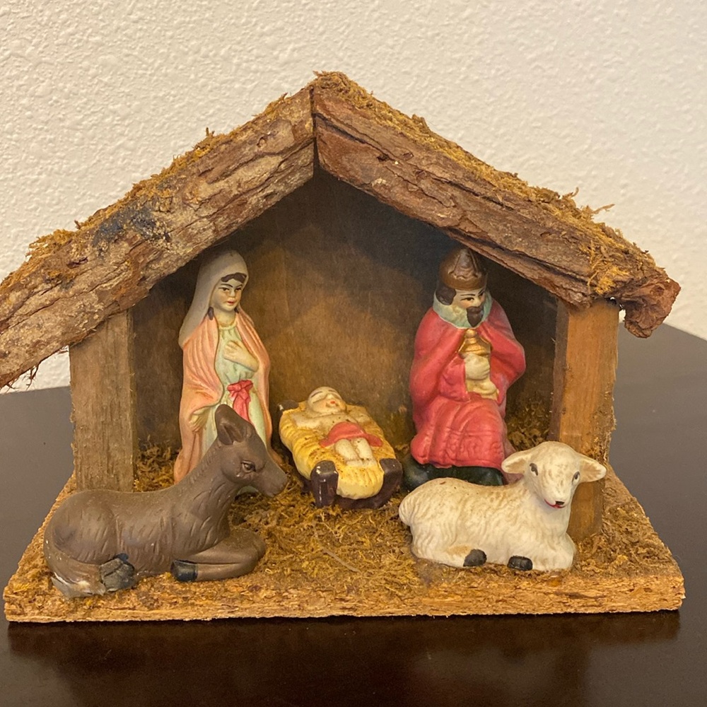 Vintage Nativity set with Crèche, MCM  Handpainted Holy Family